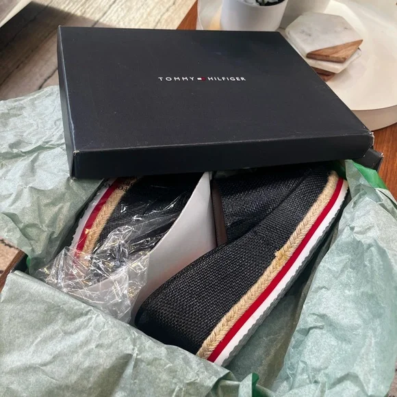 Tommy Hilfiger platform slide Sandles - Picture 3 of 5